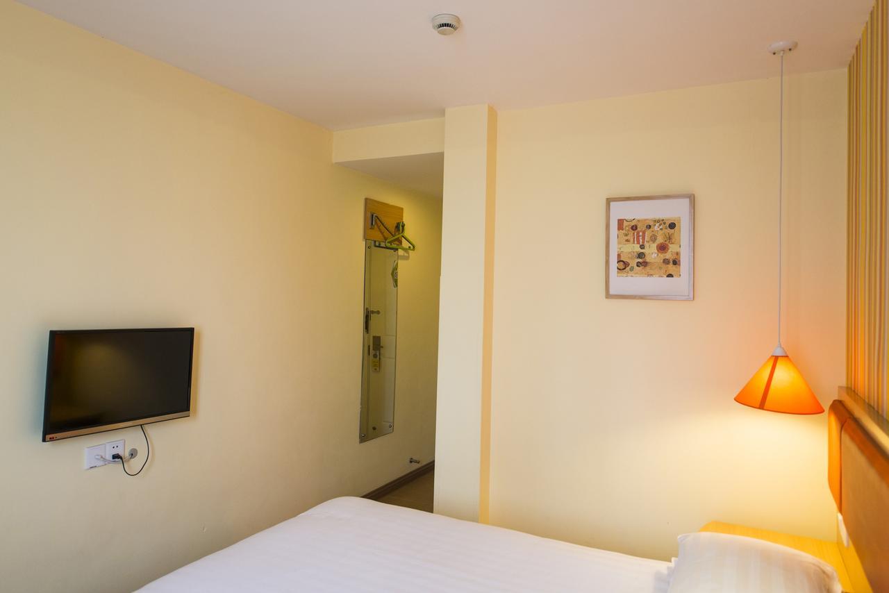 Fengtai Sports Center Hotel 2*